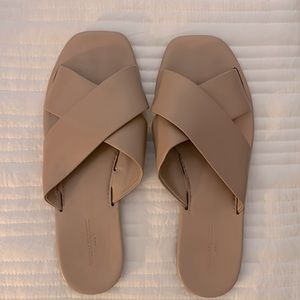 Banana Republic cross over slide sandals